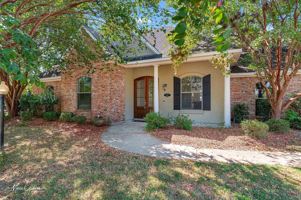 423 Hidden Oaks Circle Property Photo 1