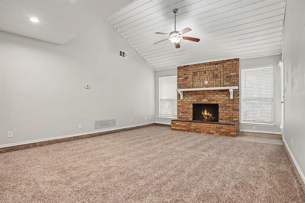4715 Burning Springs Drive Property Photo 4