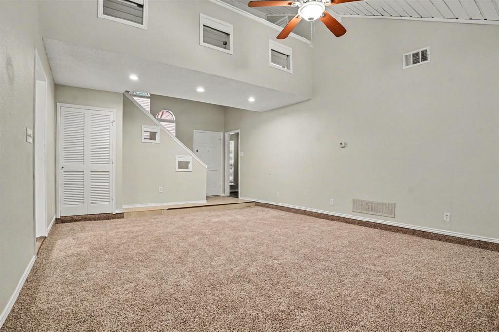 4715 Burning Springs Drive Property Photo 5