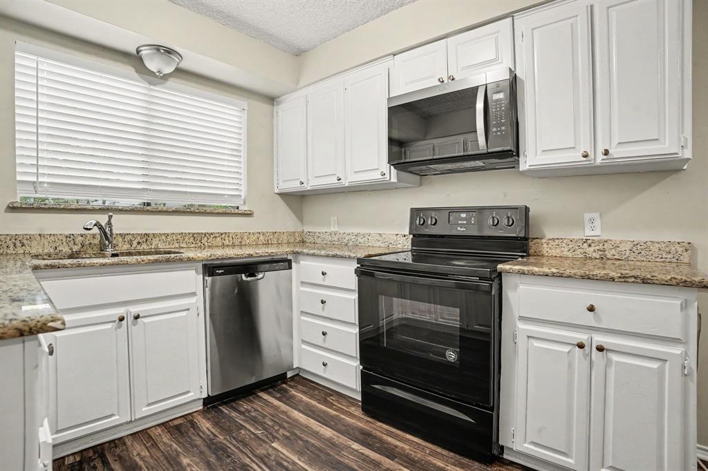 4715 Burning Springs Drive Property Photo 8