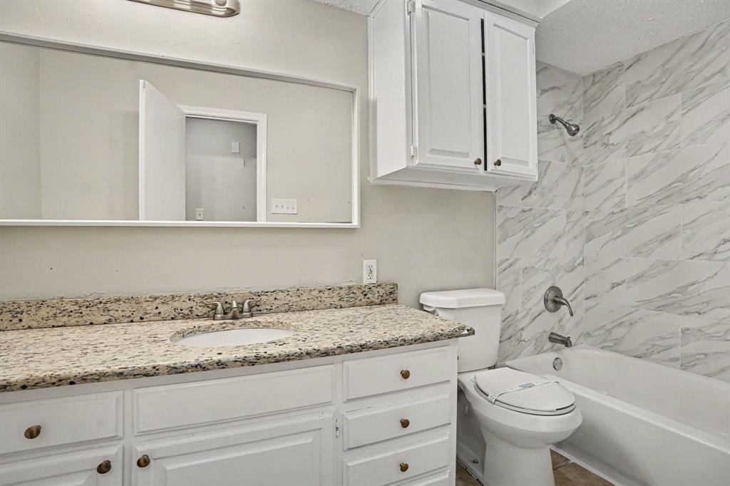 4715 Burning Springs Drive Property Photo 14
