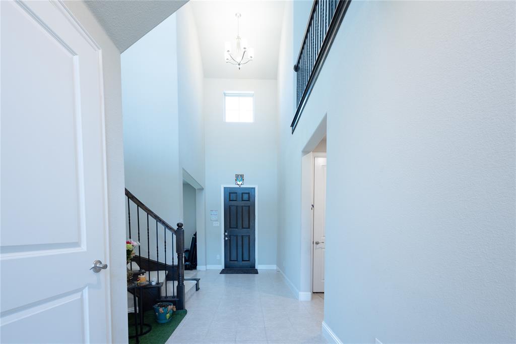 2541 Canary Grass Lane Property Photo 3