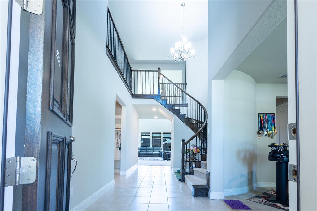 2541 Canary Grass Lane Property Photo 4