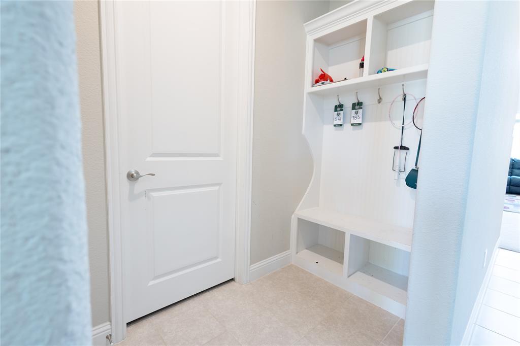 2541 Canary Grass Lane Property Photo 18