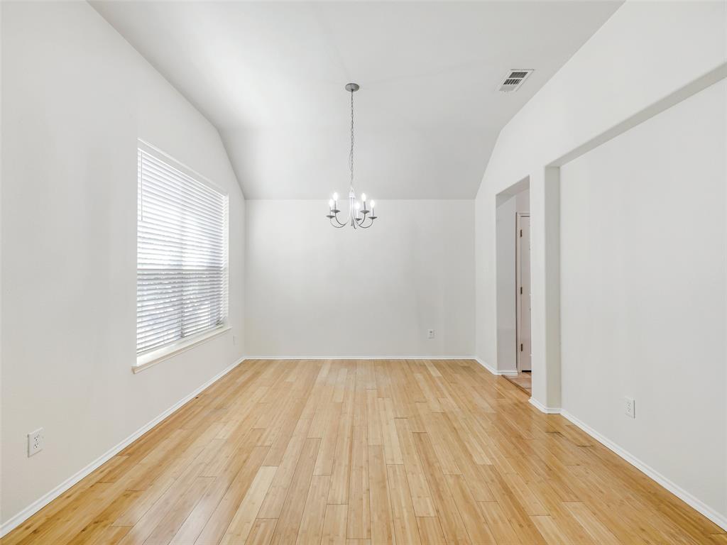414 Dartmoor Drive Property Photo 6