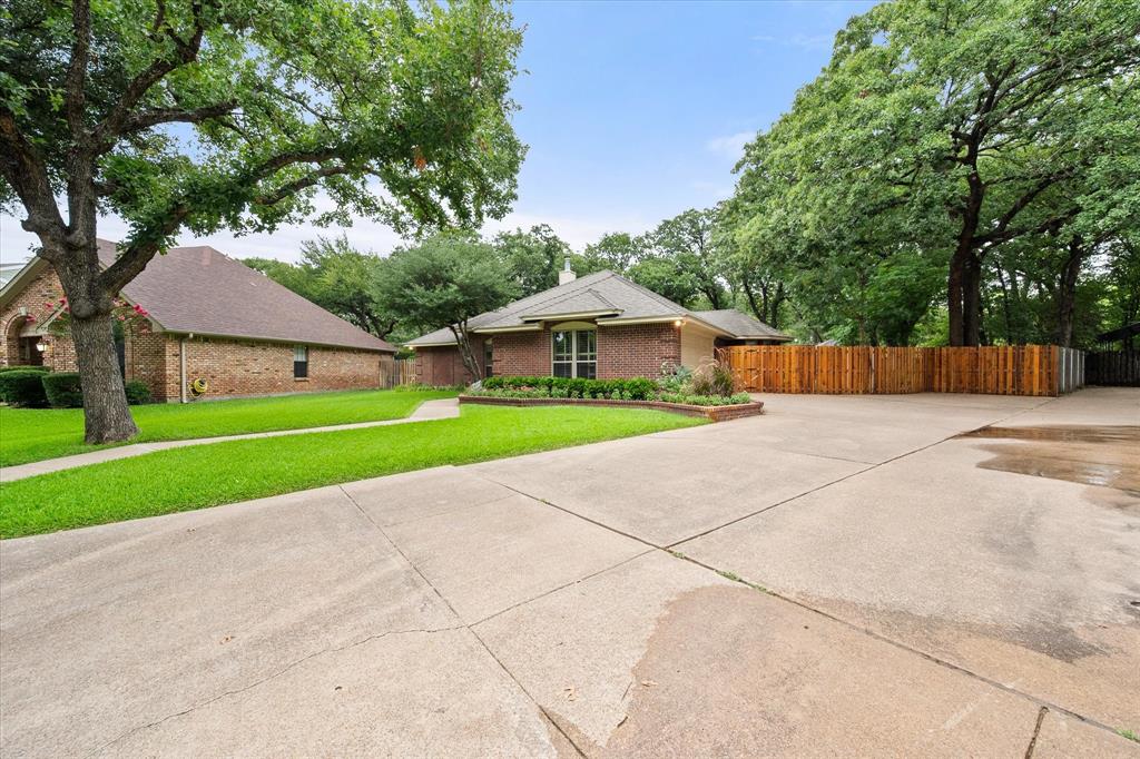 2403 Oak Shadow Court Property Photo 3