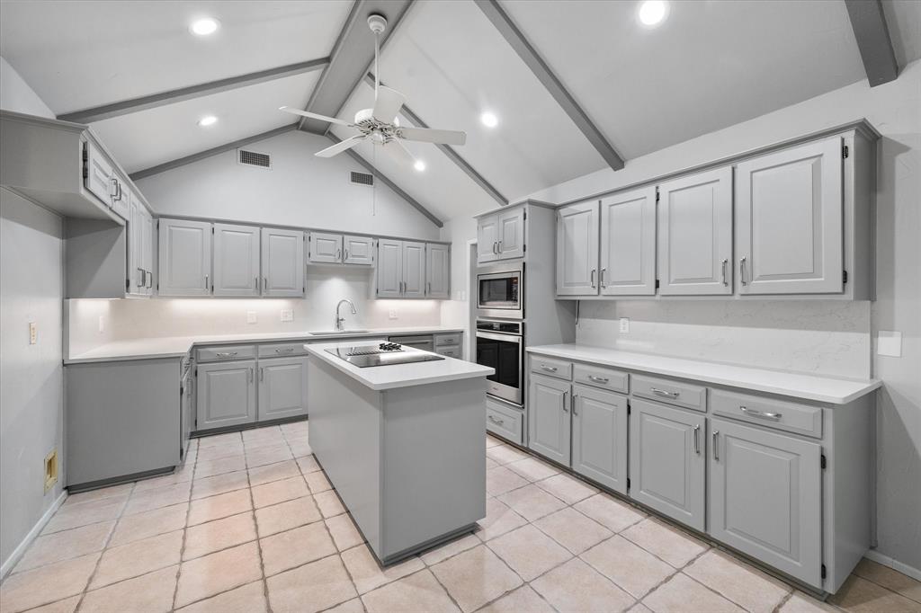 2403 Oak Shadow Court Property Photo 15