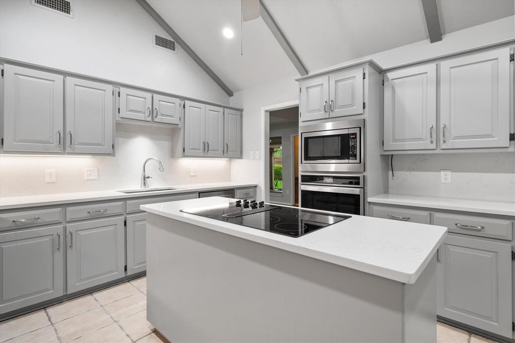 2403 Oak Shadow Court Property Photo 16