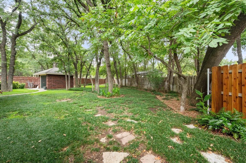 2403 Oak Shadow Court Property Photo 34