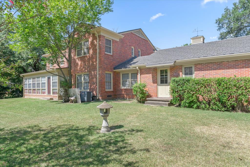 321 S Mary Property Photo 40