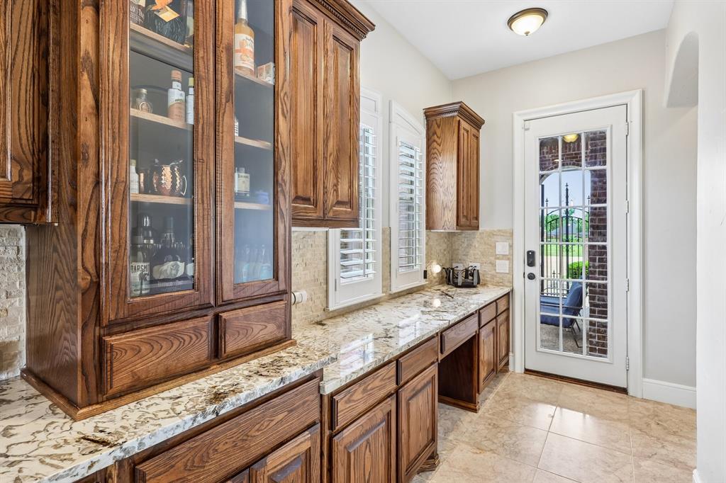 7305 Meadow Glen Drive Property Photo 15