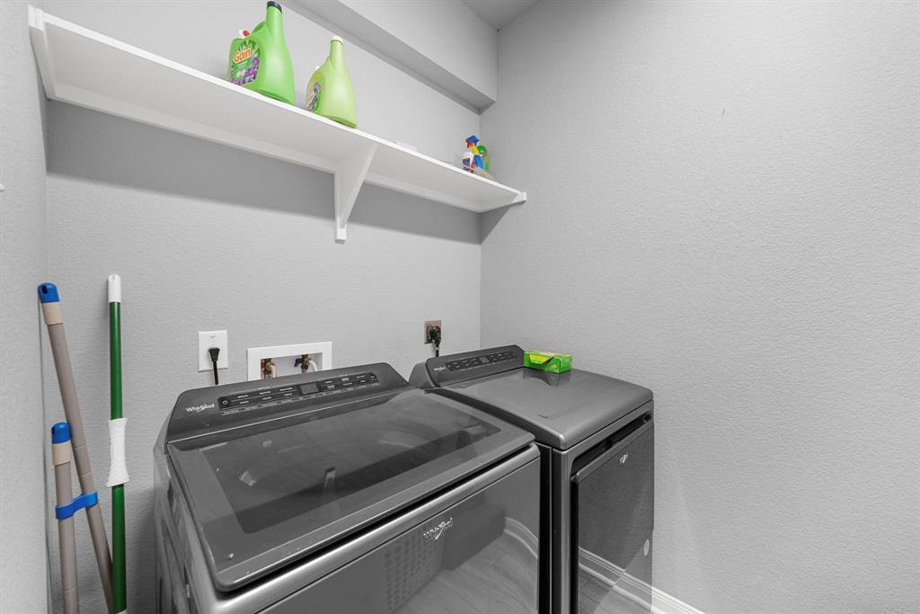 5030 Dickinson Loop Property Photo 21