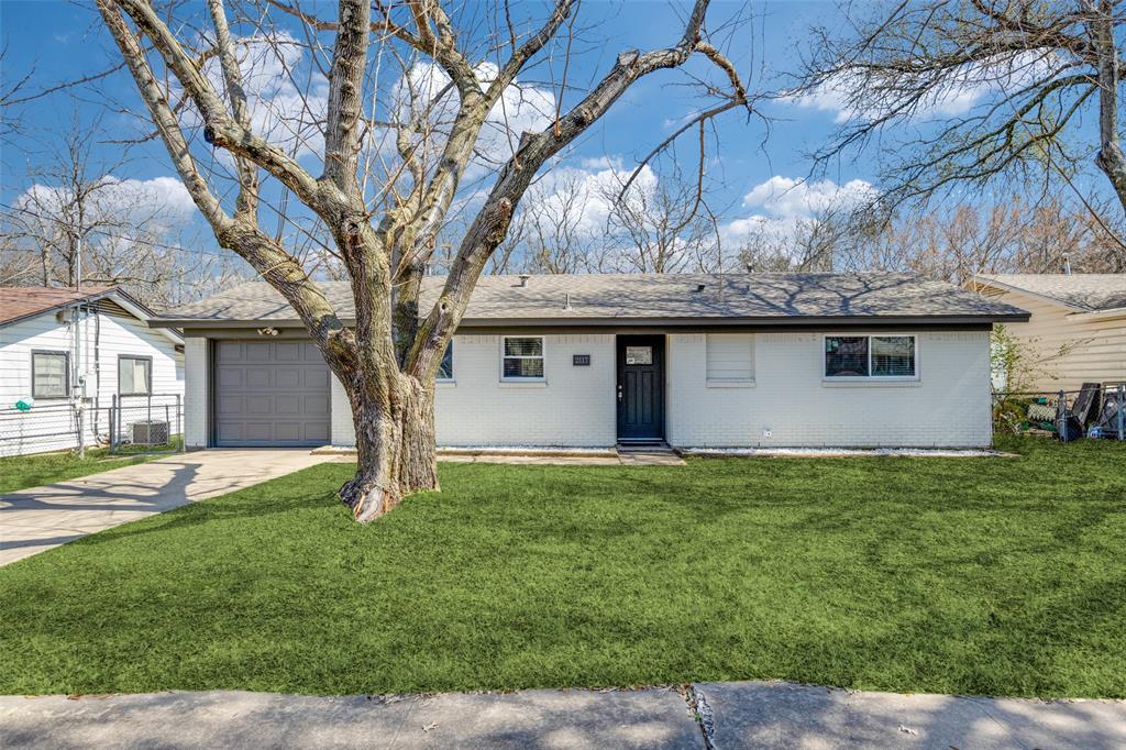 2117 N Duke Drive Property Photo 1