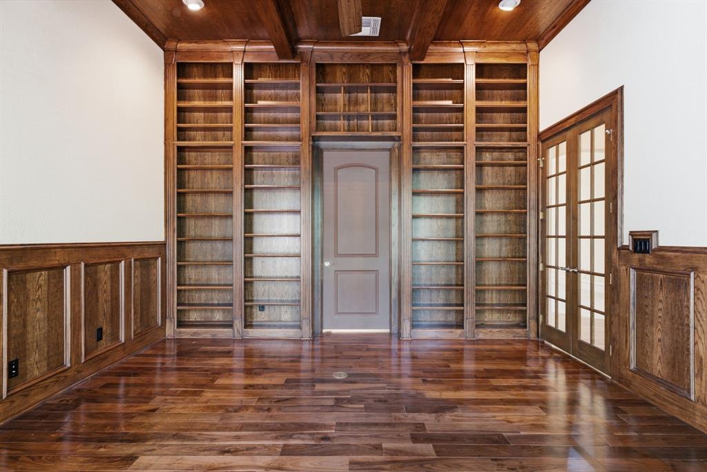 2030 Equestrian Lane Property Photo 6
