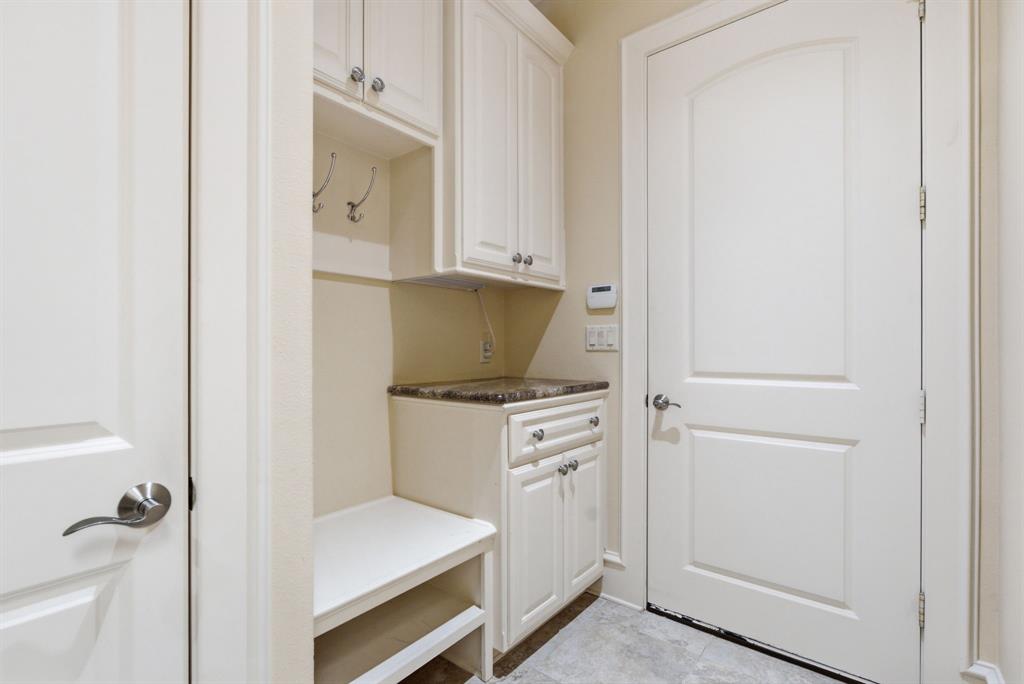 2030 Equestrian Lane Property Photo 34