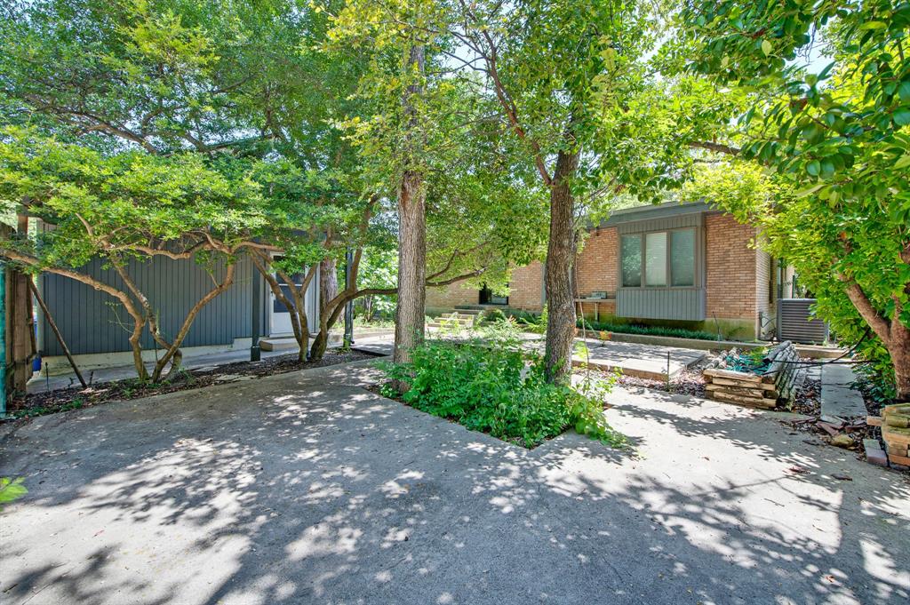 8923 Rolling Rock Lane Property Photo 5
