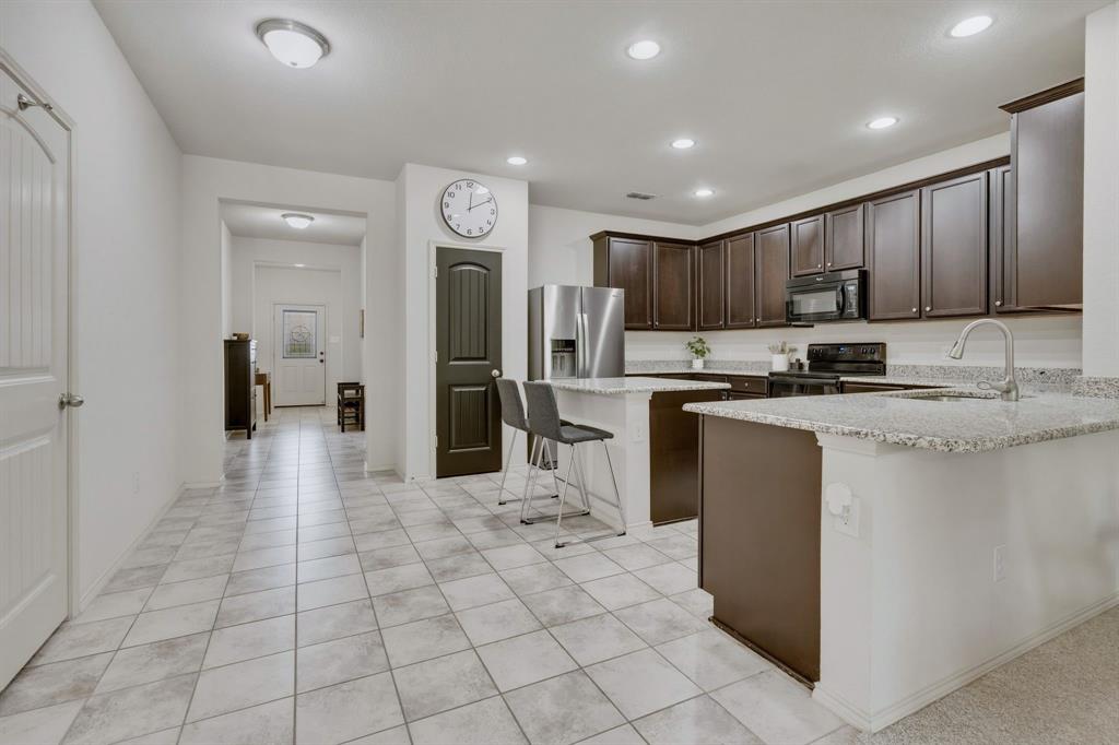 5005 Marina Drive Property Photo 5