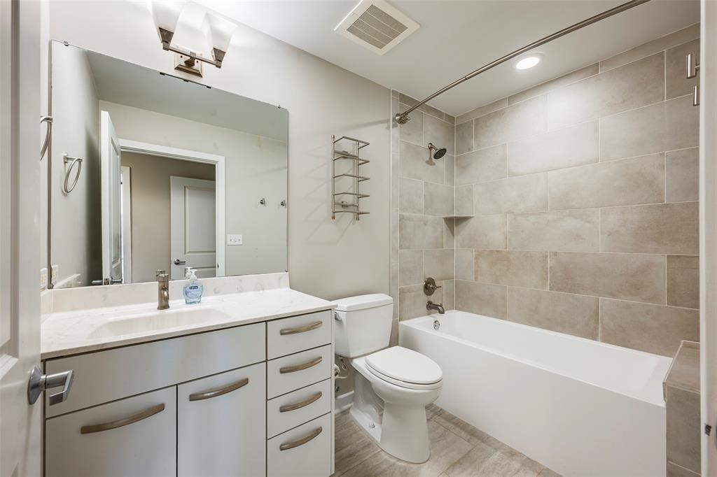 1200 Main Street 1002 Property Photo 13