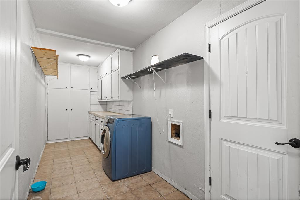 1451 Forrest Drive Property Photo 14