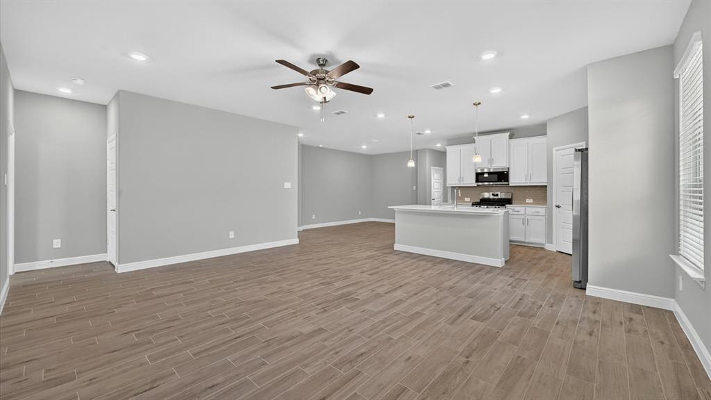 200 Windmill Drive Property Photo 8