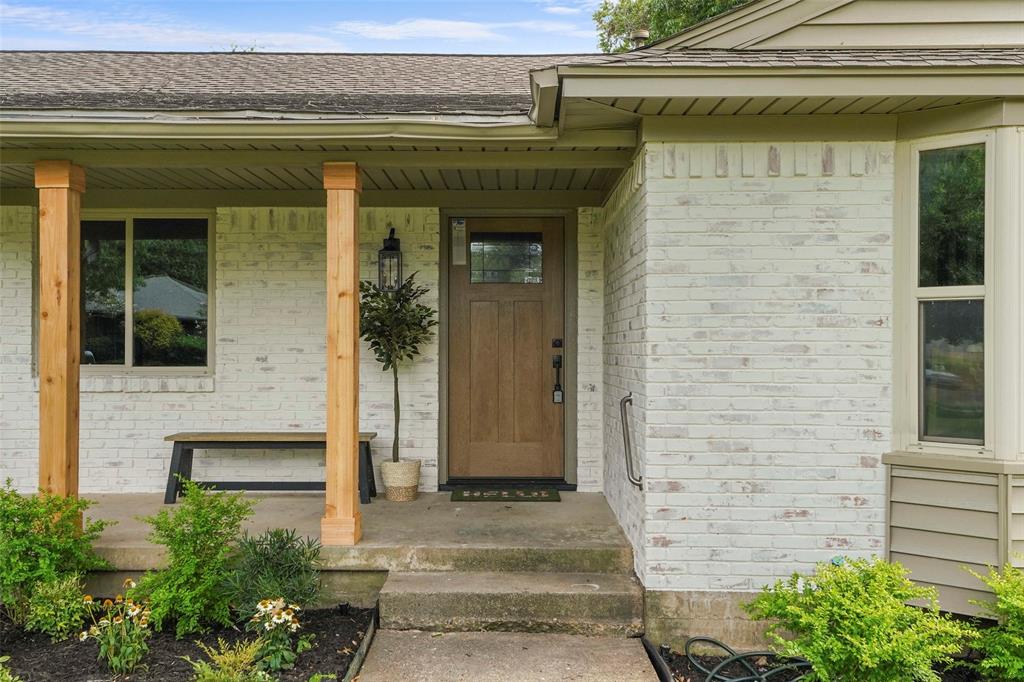 925 Fernwood Drive Property Photo 4