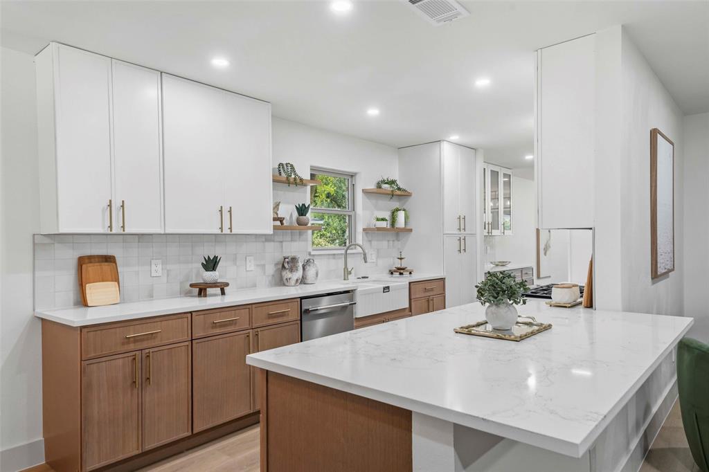 925 Fernwood Drive Property Photo 12