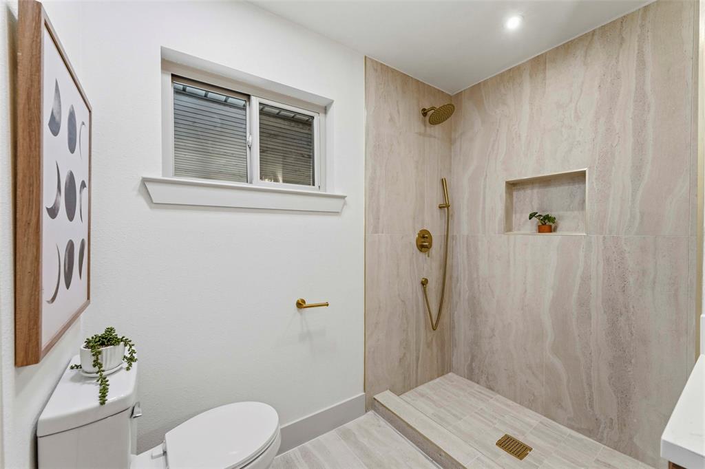 925 Fernwood Drive Property Photo 28