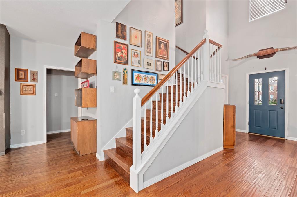 1806 Rolling Bend Drive Property Photo 4