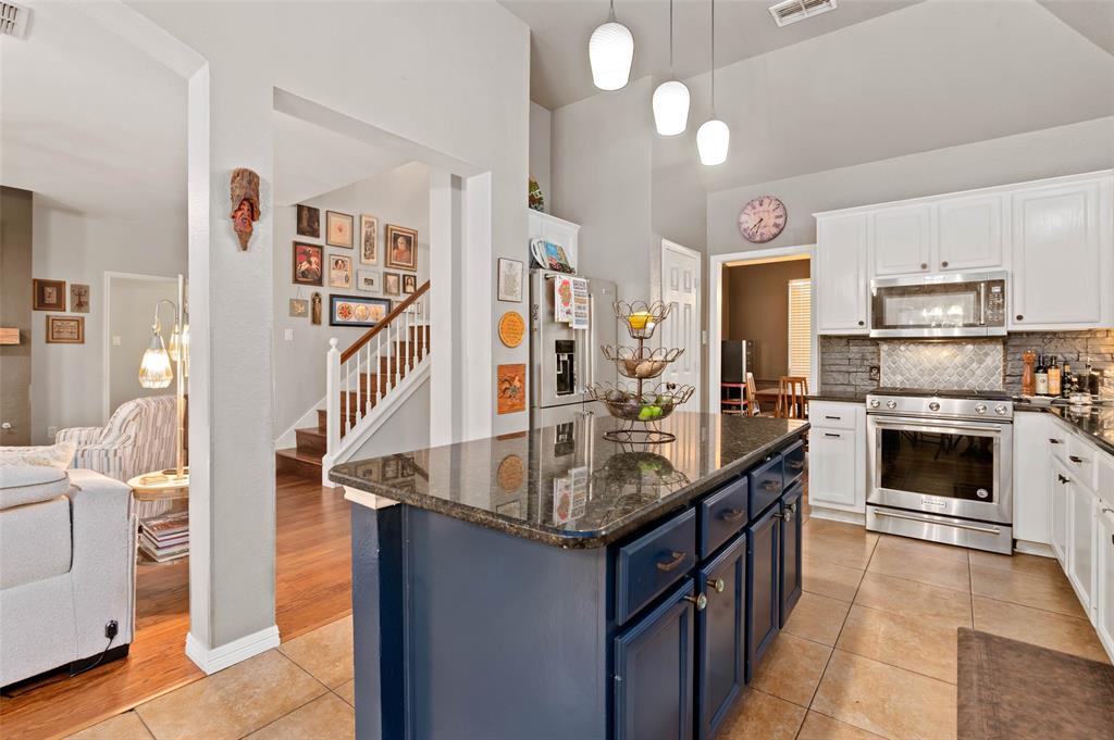 1806 Rolling Bend Drive Property Photo 11