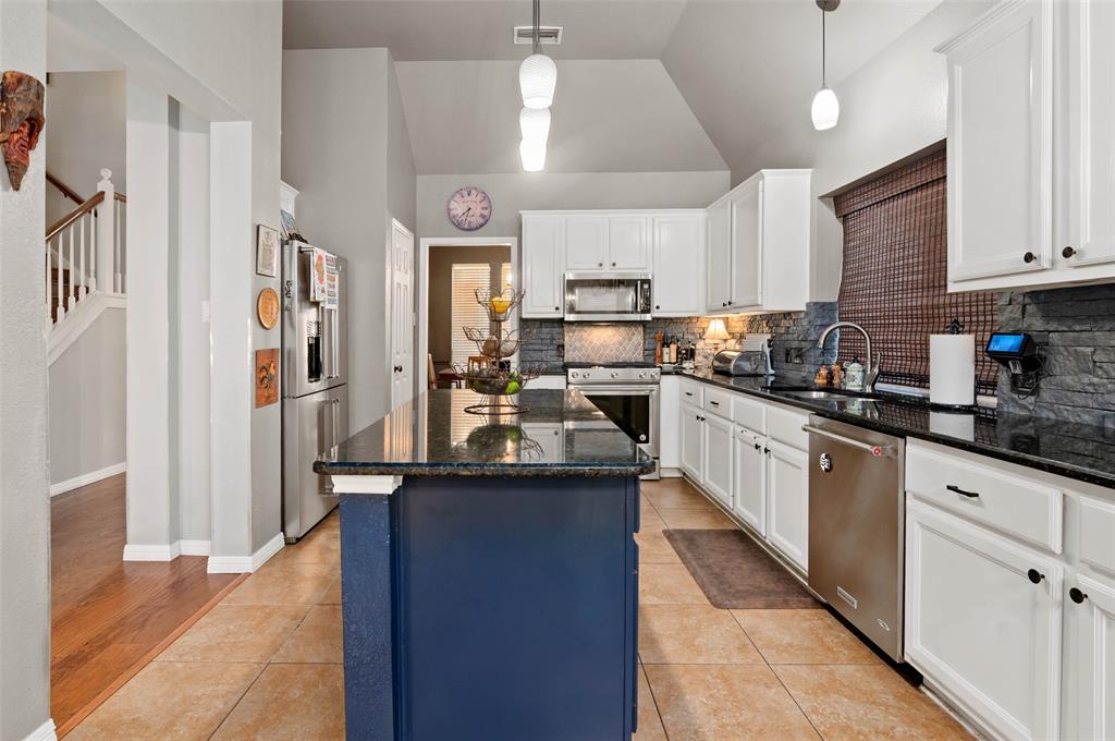 1806 Rolling Bend Drive Property Photo 14