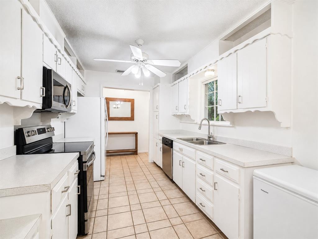 200 Hart Road Property Photo 3