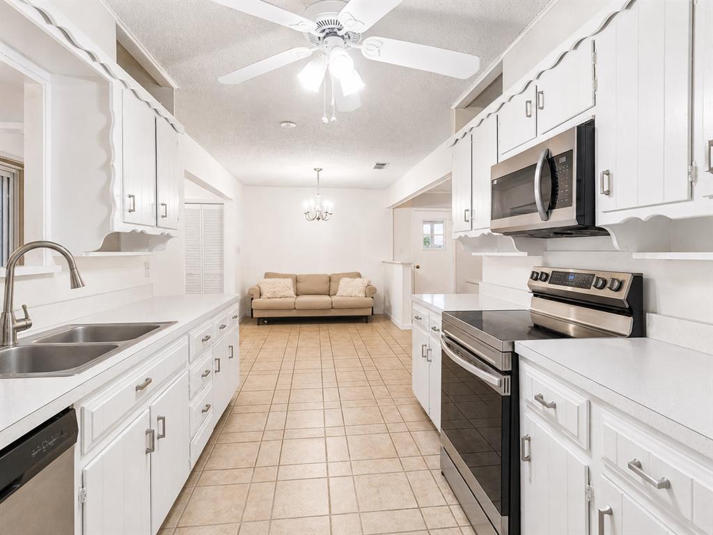 200 Hart Road Property Photo 4