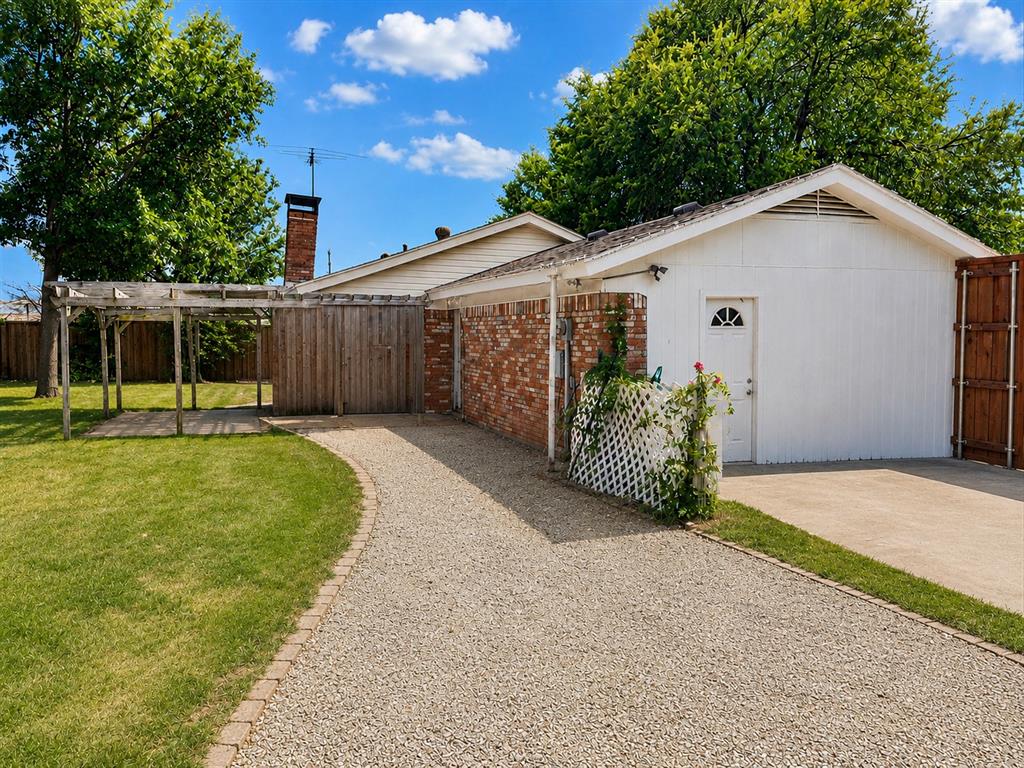 200 Hart Road Property Photo 17