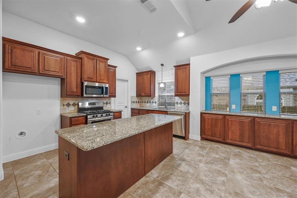 905 Foxtail Drive Property Photo 4