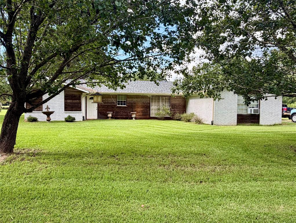 942 Foreman Road Property Photo 1