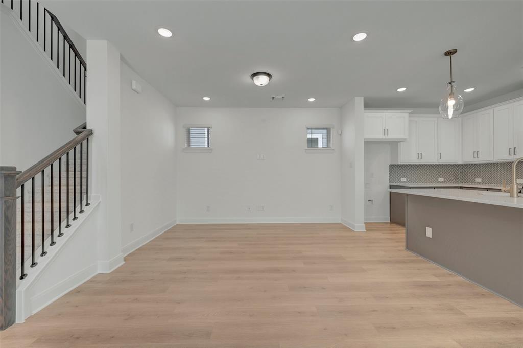 4721 Maxwell Drive Property Photo 9