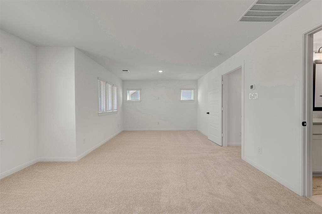 4721 Maxwell Drive Property Photo 14