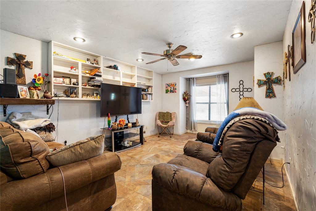 1600 County Road 334 Property Photo 5