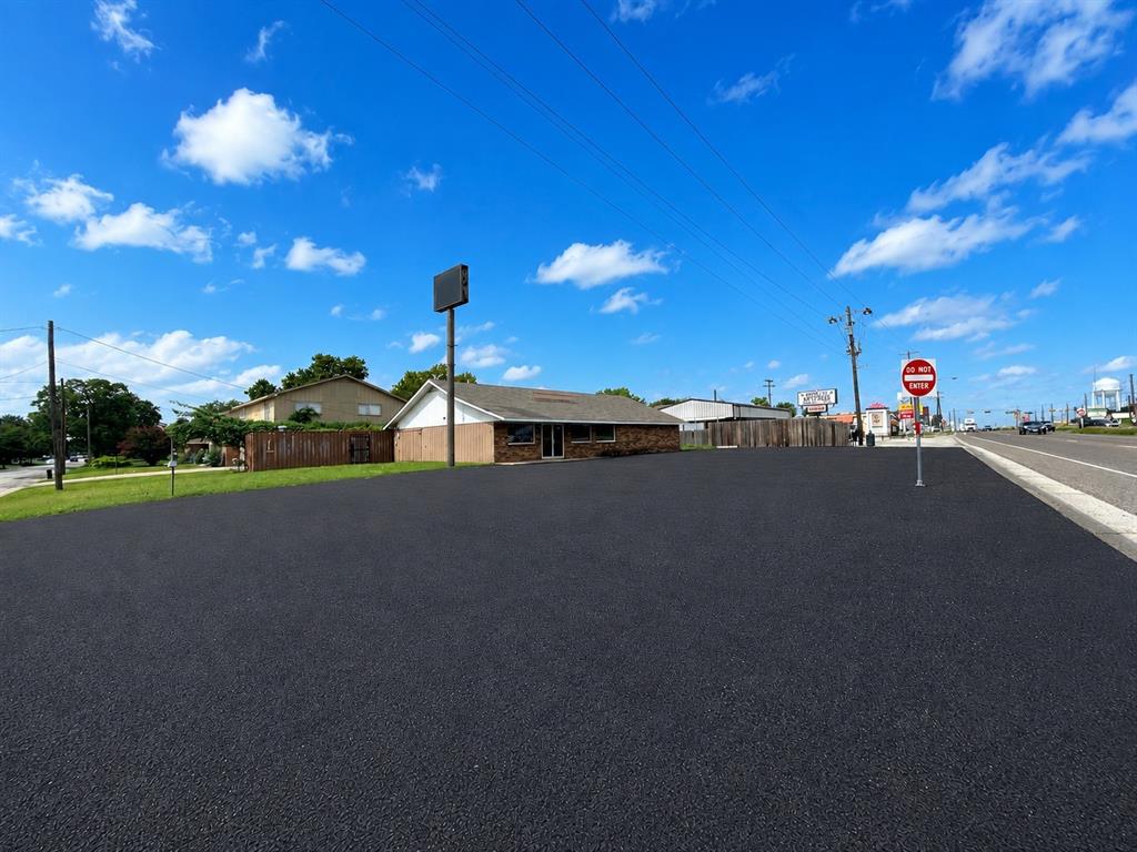 1910 E Highway 82 Property Photo 4