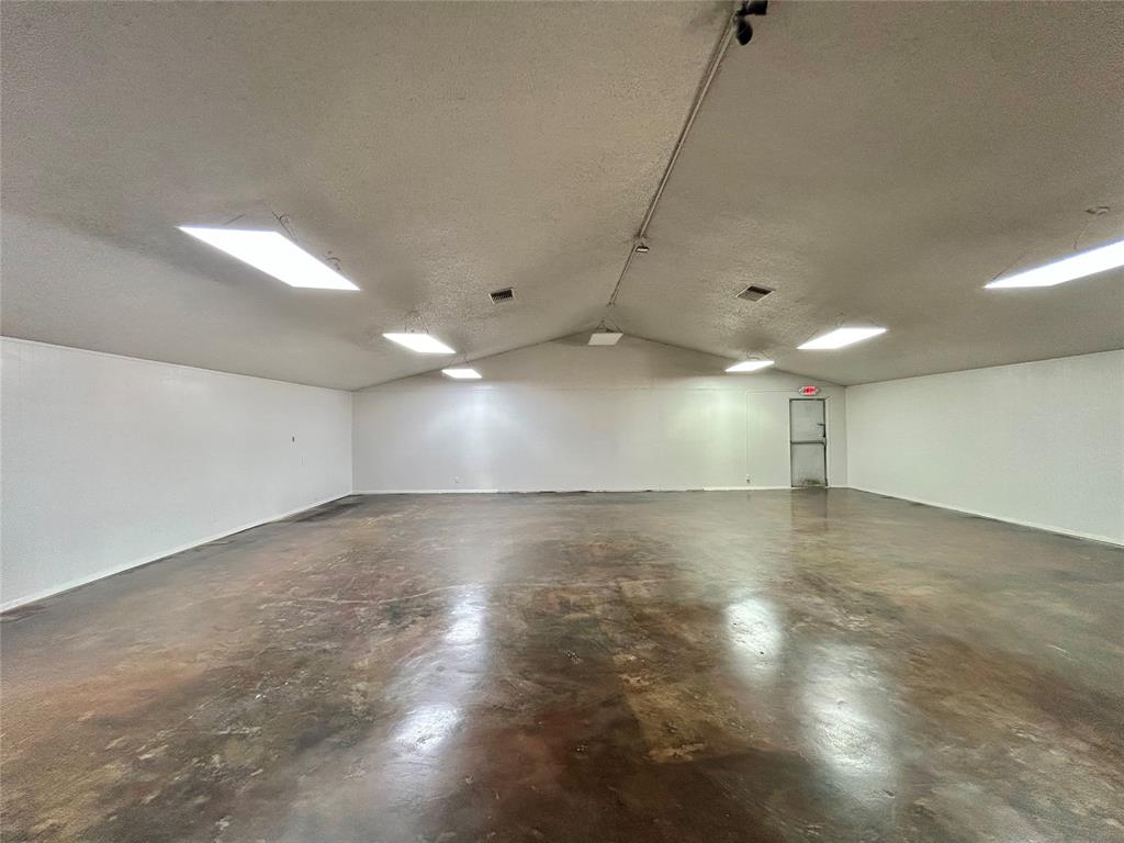 1910 E Highway 82 Property Photo 8