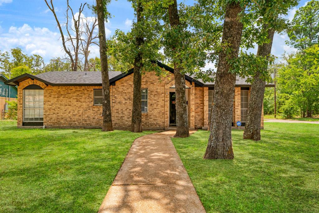 3545 W Houston Street Property Photo 1