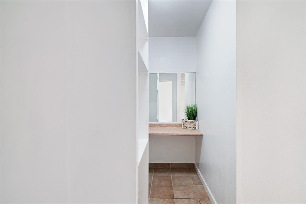 3545 W Houston Street Property Photo 16