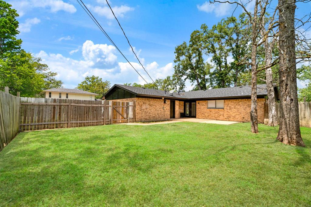 3545 W Houston Street Property Photo 20