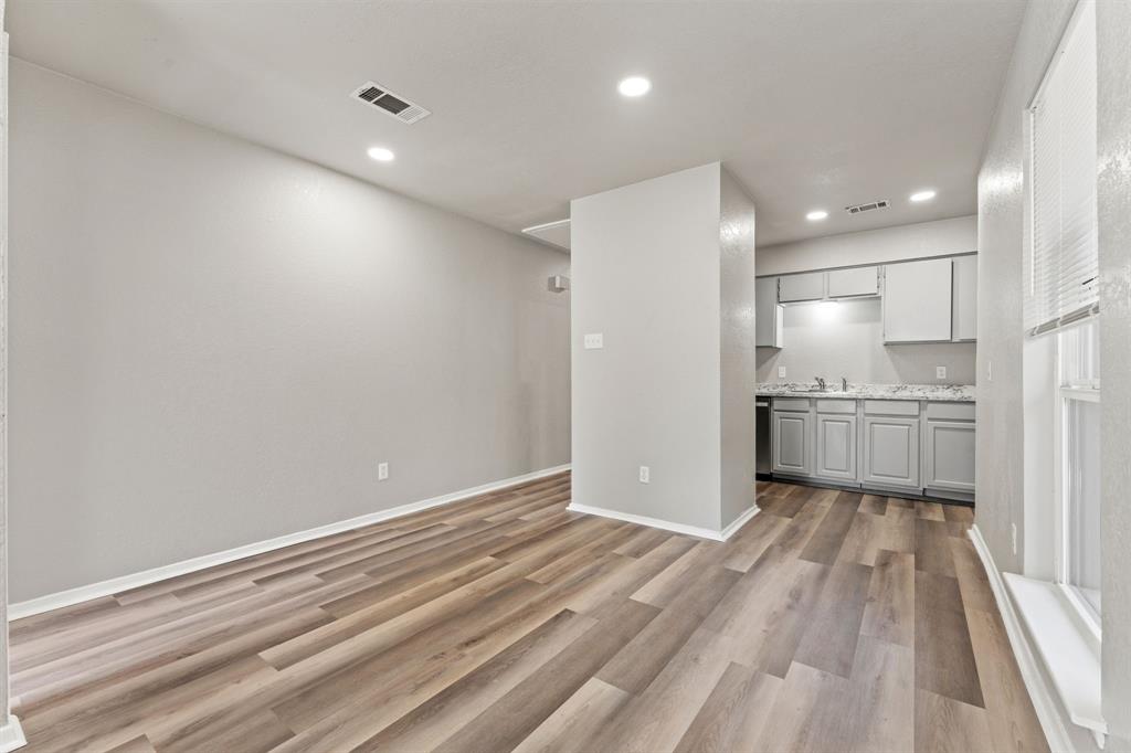 2512 Windy Pine Lane Property Photo 3