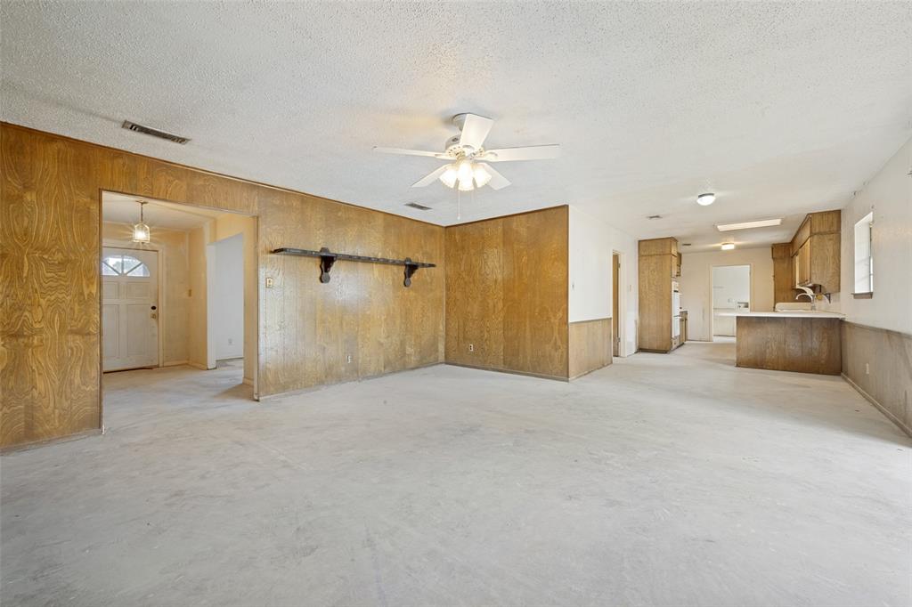 2426 Yellowstone Place Property Photo 4