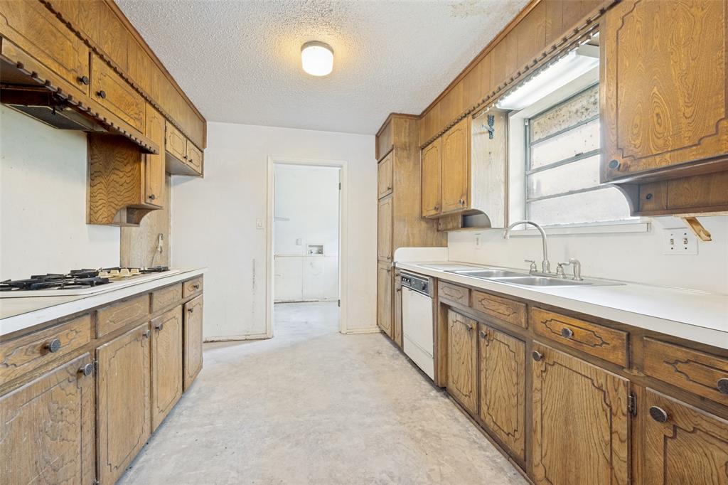 2426 Yellowstone Place Property Photo 11