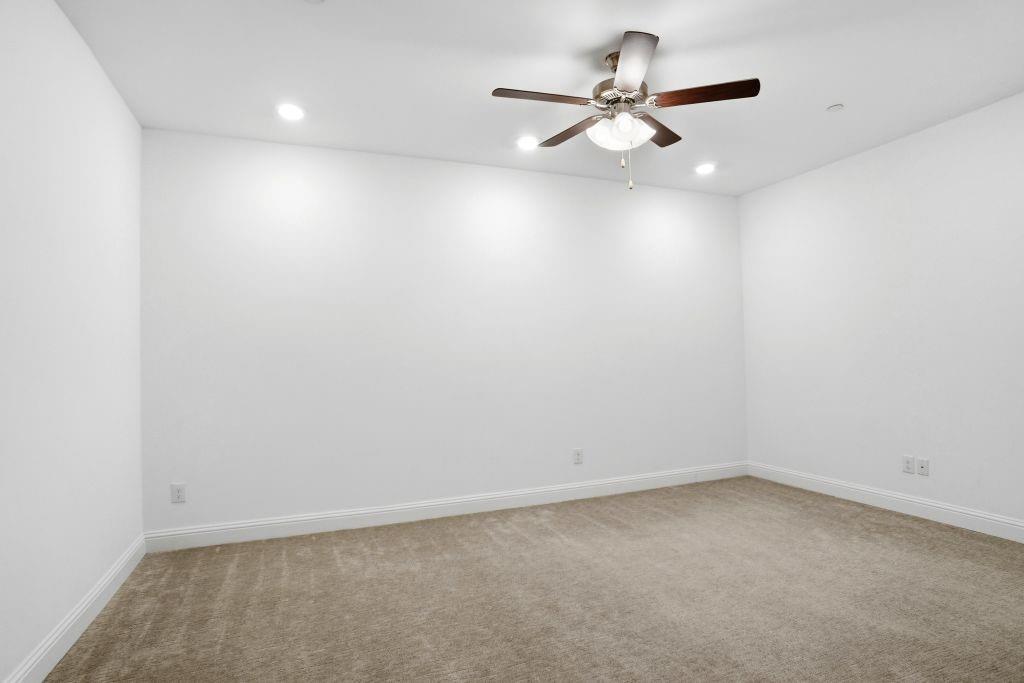 7822 Bayside Drive Property Photo 8