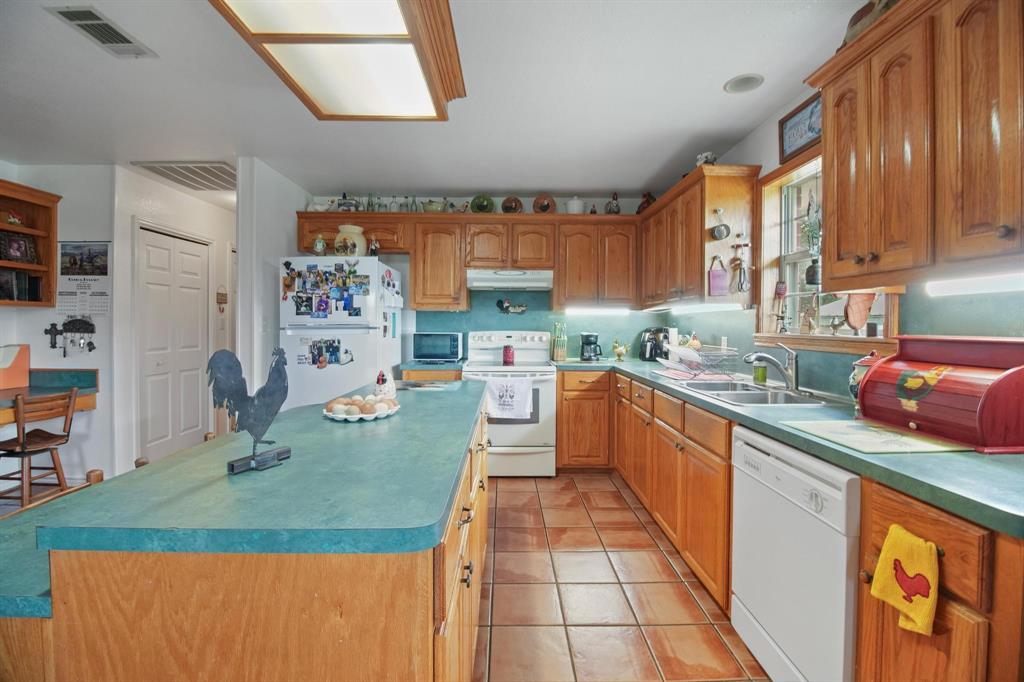 9759 Cr 316 Property Photo 11