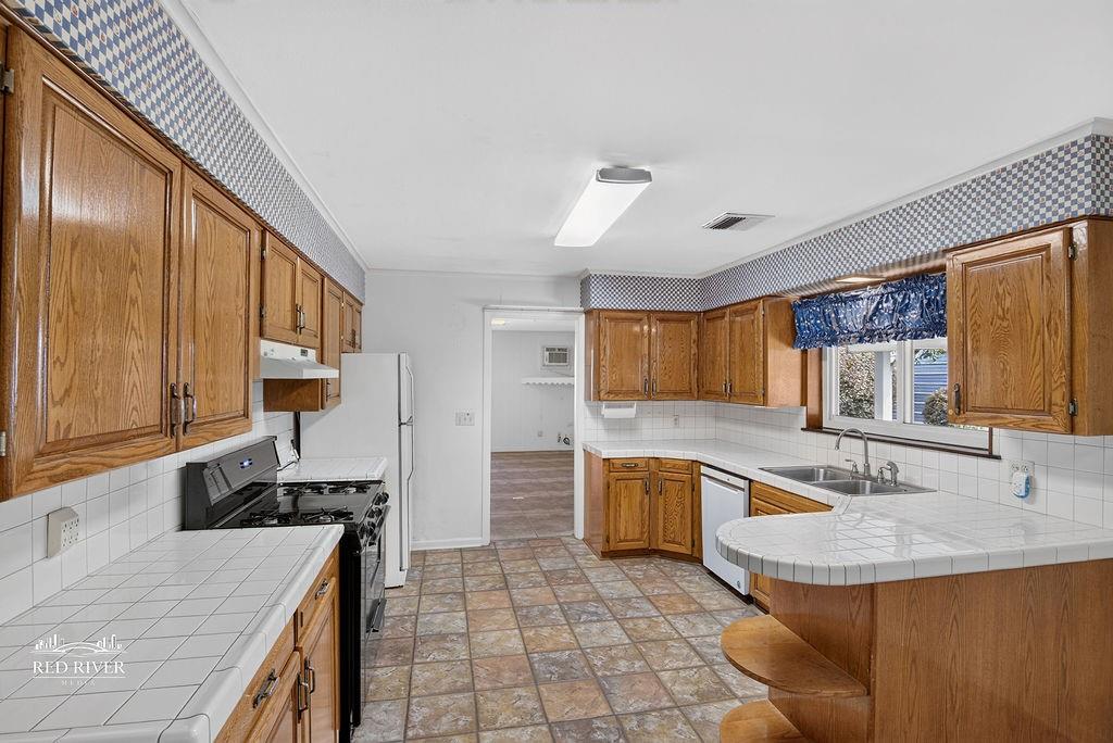 876 River Road Property Photo 3