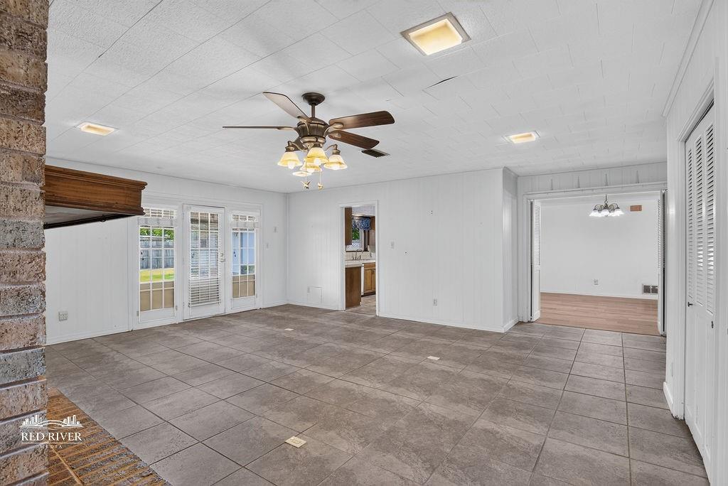 876 River Road Property Photo 4